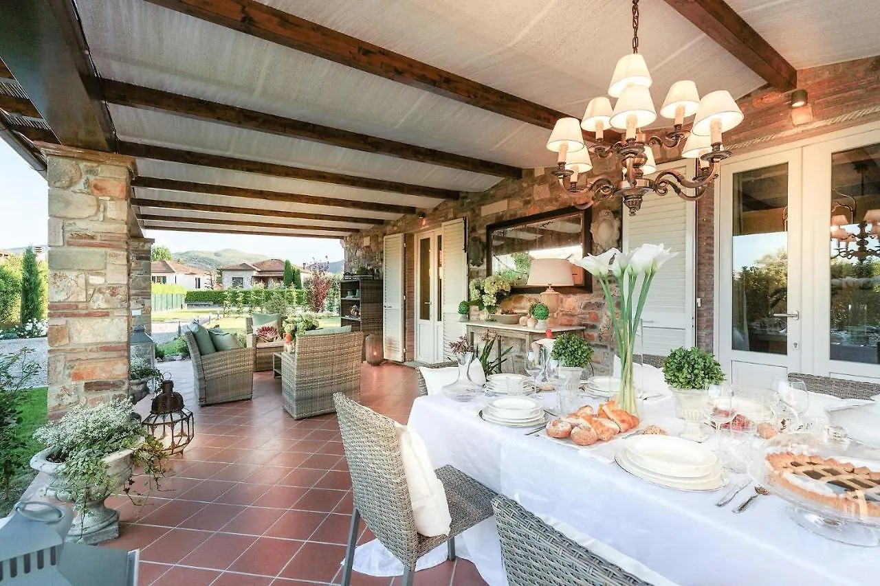 Villa Pemola A Luxury Farmhouse With Garden And Bikes In Lucca Town Capannori Itália