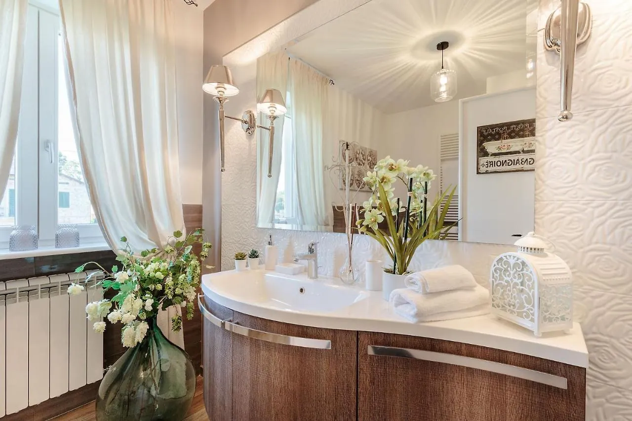 Villa Pemola A Luxury Farmhouse With Garden And Bikes In Lucca Town Capannori Itália