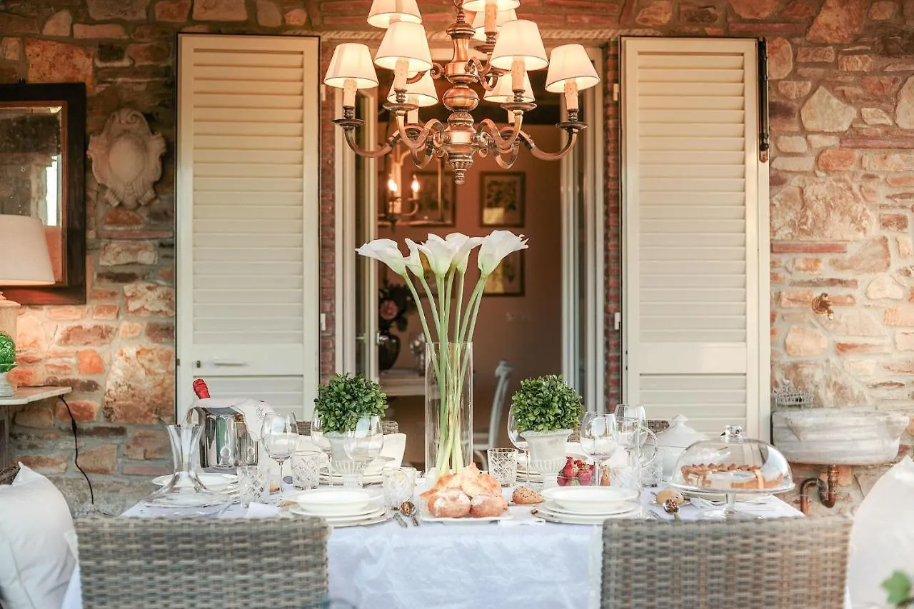 Villa Pemola A Luxury Farmhouse With Garden And Bikes In Lucca Town Capannori Itália