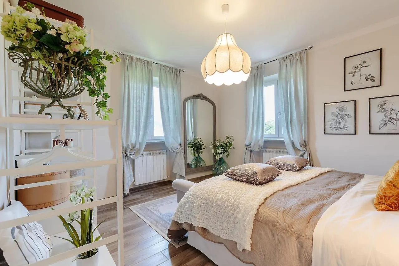 Villa Pemola A Luxury Farmhouse With Garden And Bikes In Lucca Town Capannori Itália