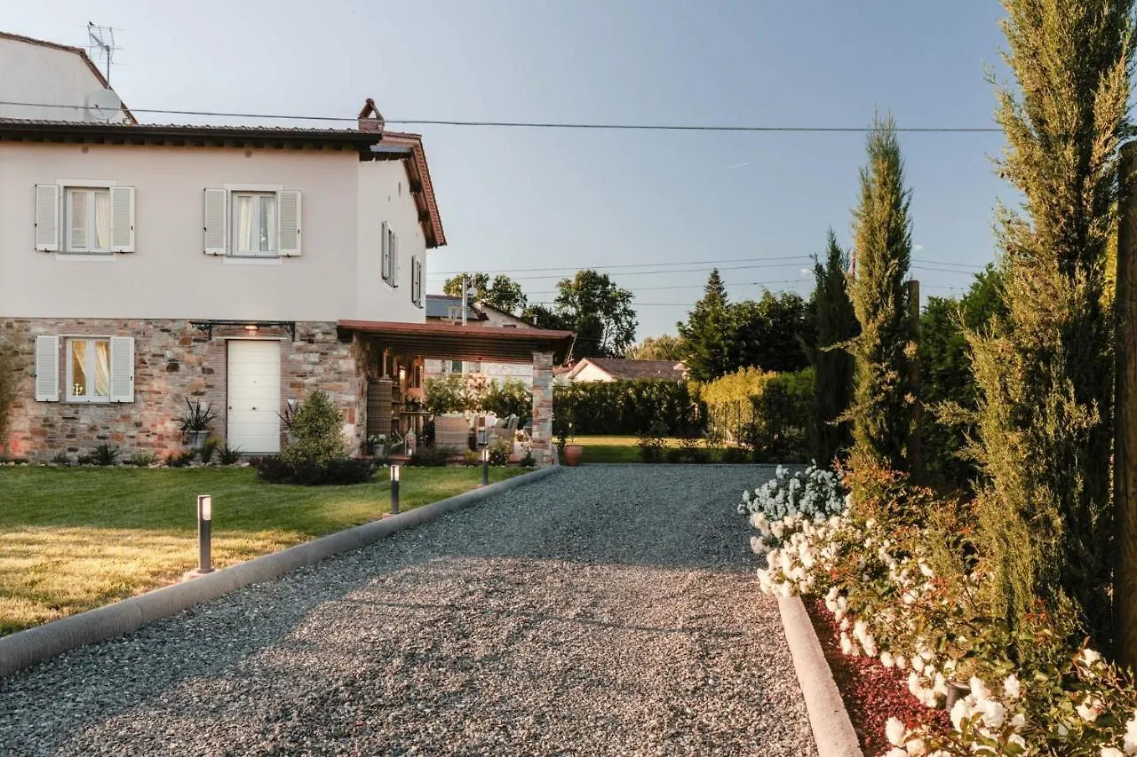 Villa Pemola A Luxury Farmhouse With Garden And Bikes In Lucca Town Capannori Itália